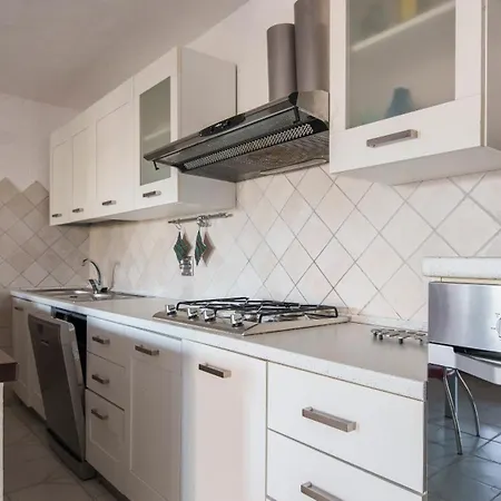 Acqua E Tramonto Apartment *